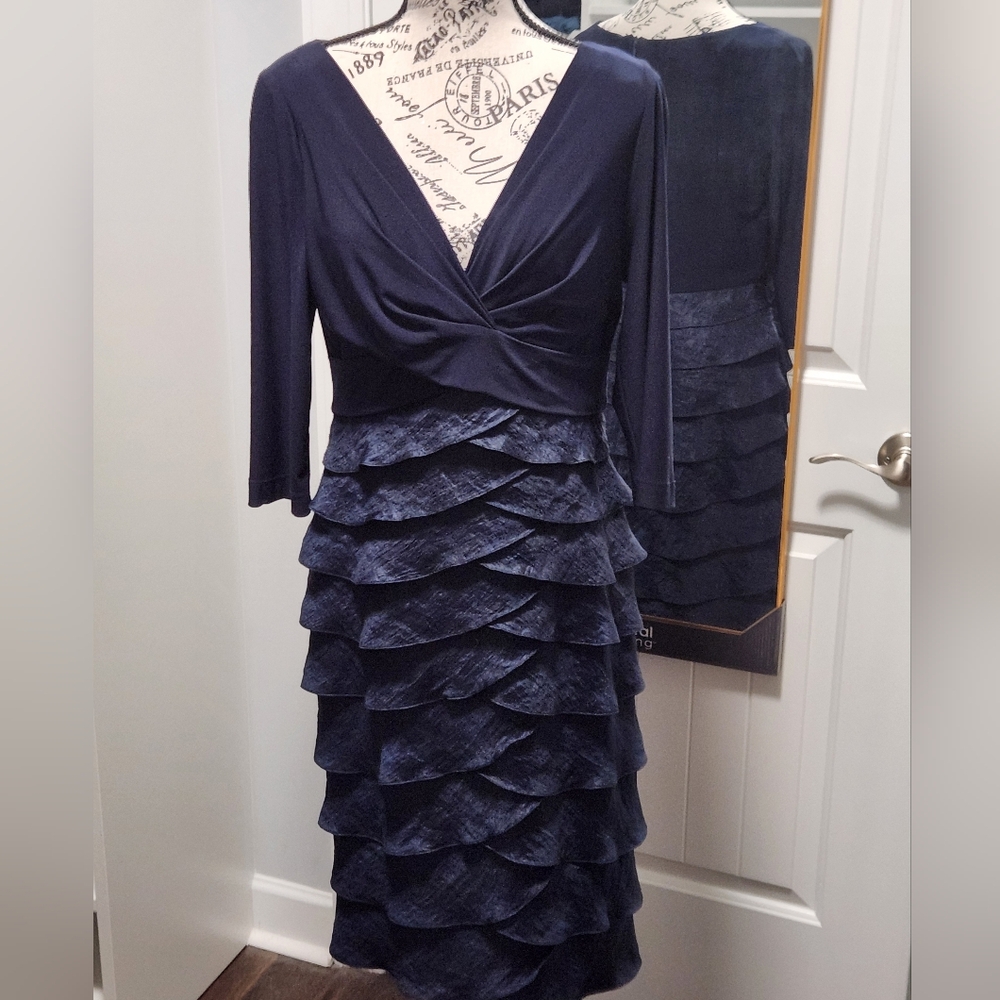 Adrianna Papell Party Dress - Picture 3 of 16